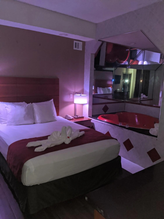Jets Motor Inn — 5