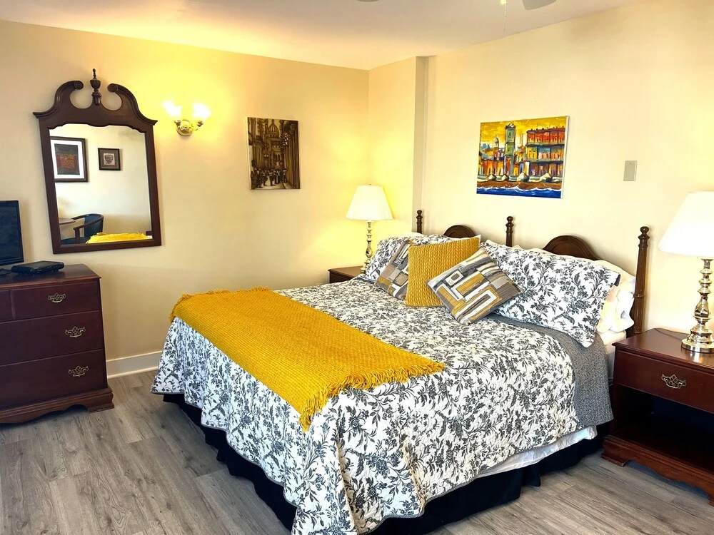 Standard Double room with ocean view full double bed