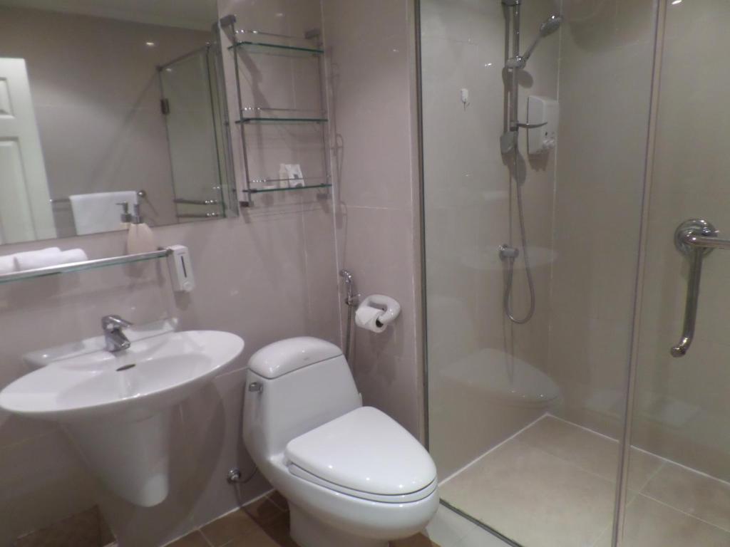 Апартаменты с 2 комнатами в Westbury Residence