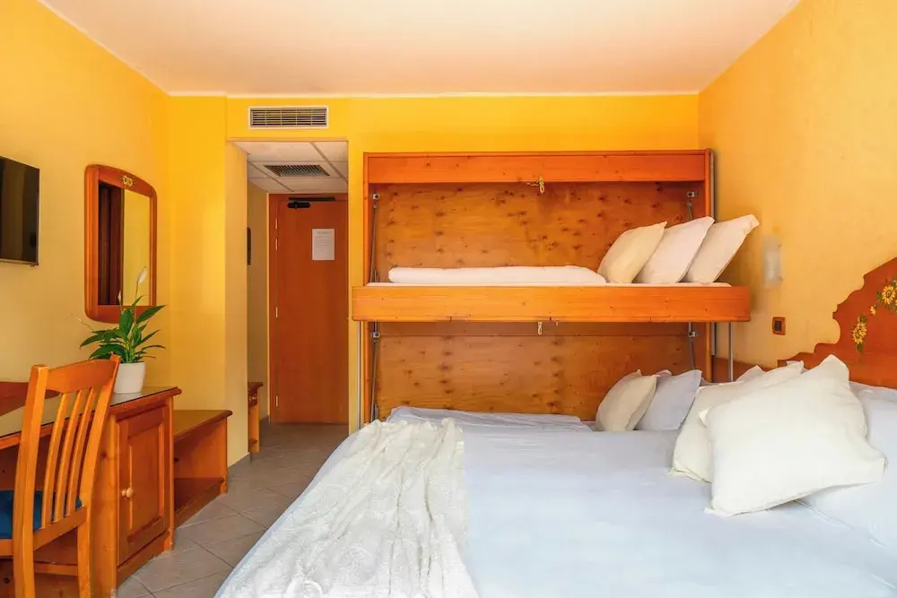 Economy room