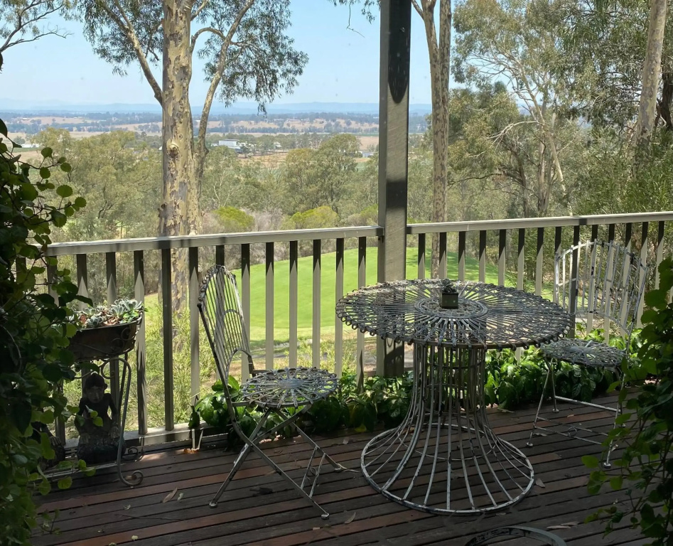 Villa Provincial, Cypress Lakes Resort, Two Bedrooms both with Private Ensuites, 2 KING or 4 SINGLE BEDS, Sensational Views