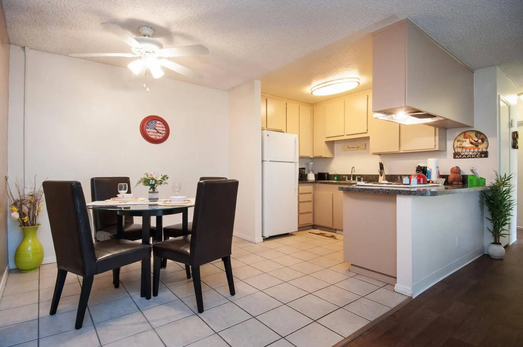 Sunshine Suites at Midway - Général