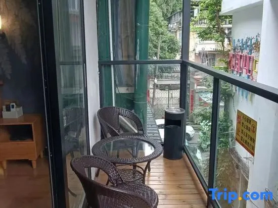 Balcony & Terrace