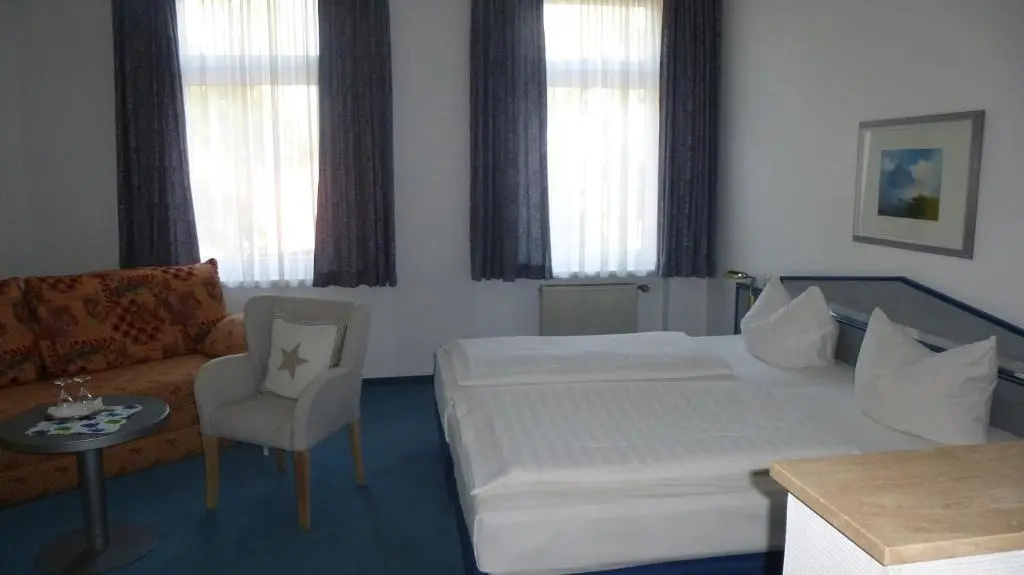 Standard Double room (full double bed)