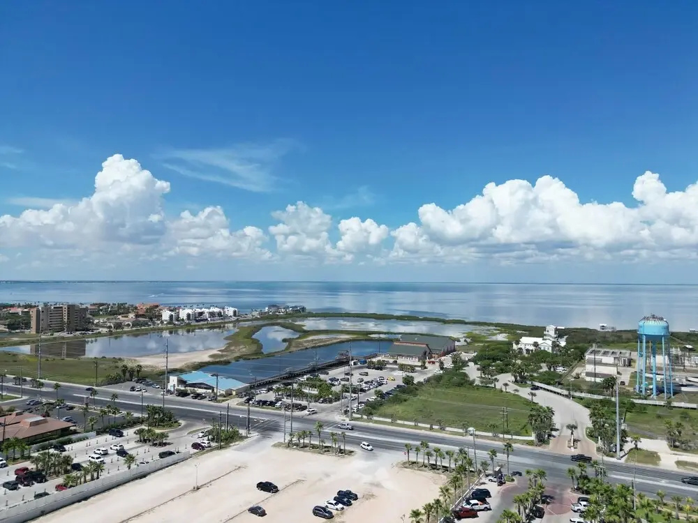 Landfall 22 1 Bedroom Home by RedAwning