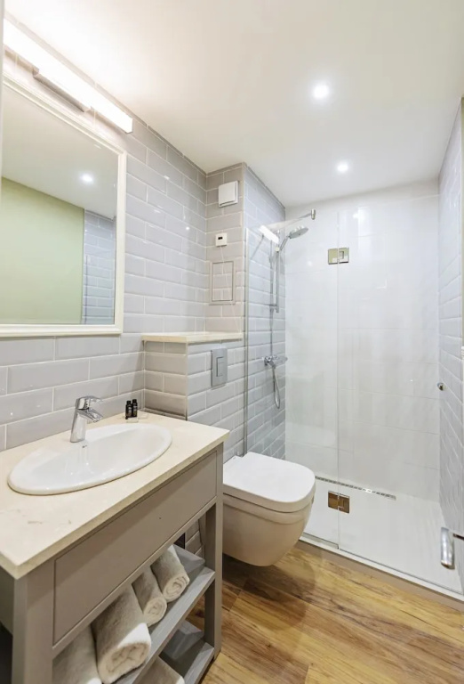 3 Bedrooms Deluxe Apartment