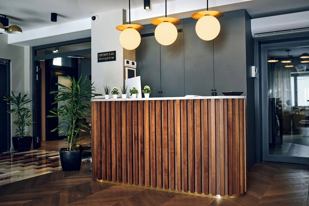Lobby & Reception
