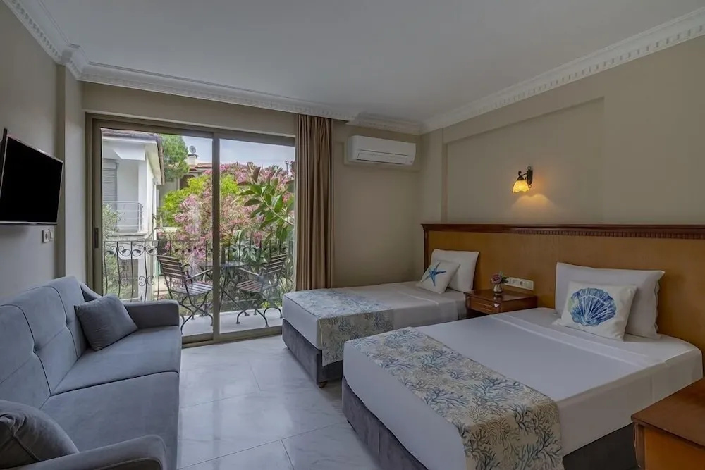 1 Bedroom Studio with balcony and with garden view