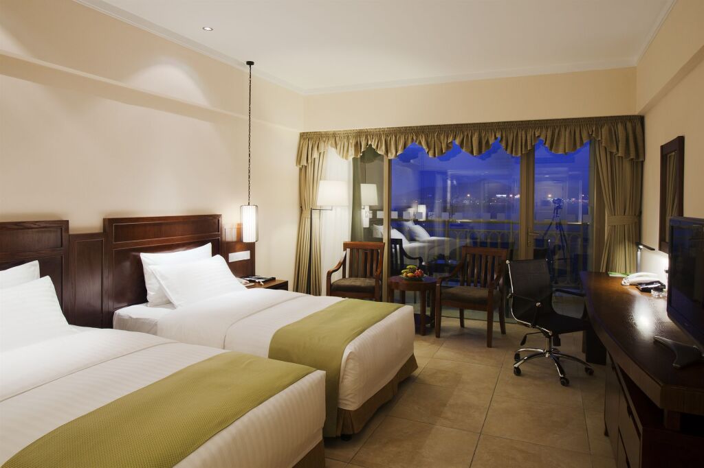 Holiday Inn Санья