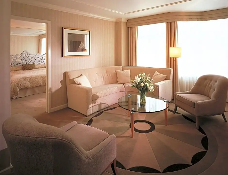 1 Bedroom Double Suite (full double bed)