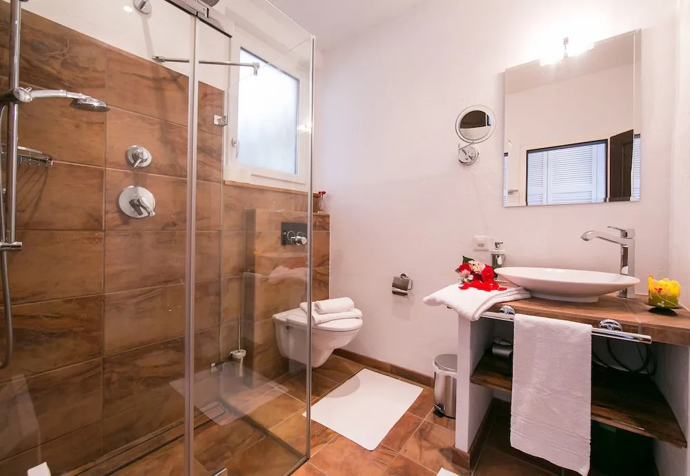 2 Bedrooms Family Villa
