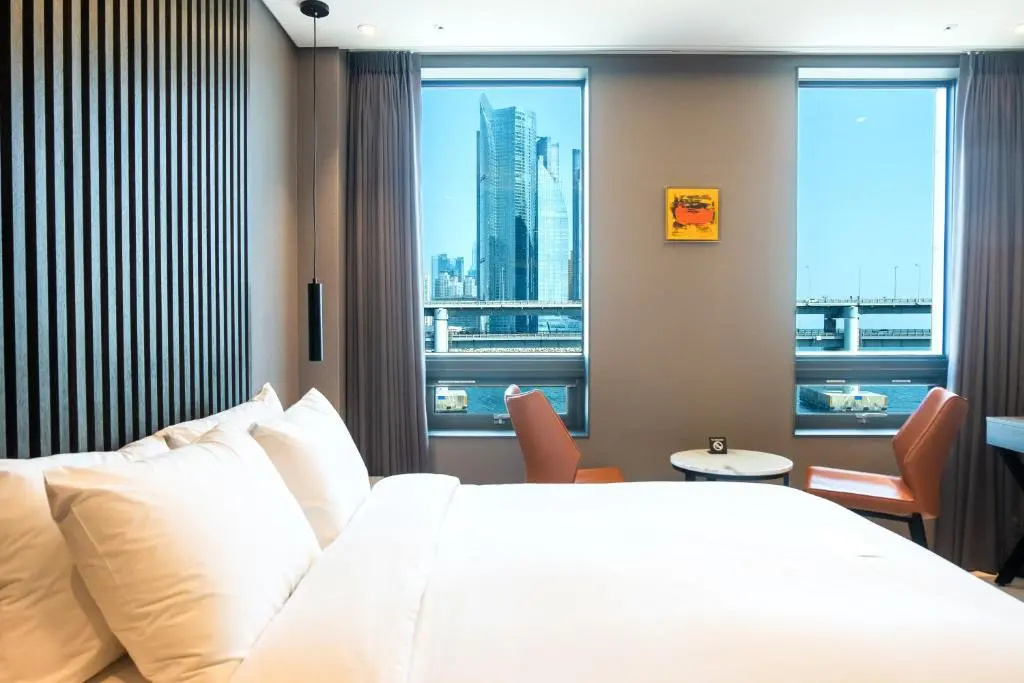 Deluxe Double room (full double bed)