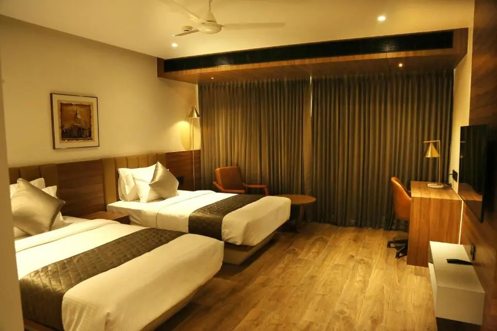 Deluxe Double room (full double bed)