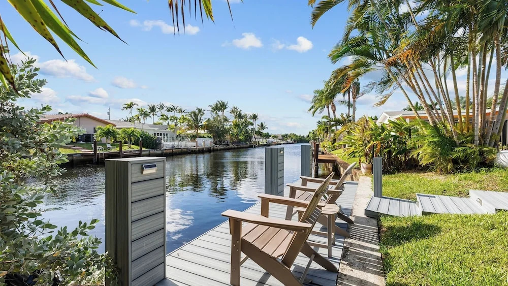 Soleil Breeze by Avantstay Pool + Canalfront Home + Outdoor Dining Canal Deck + Kayak 10 Mins to the Beach