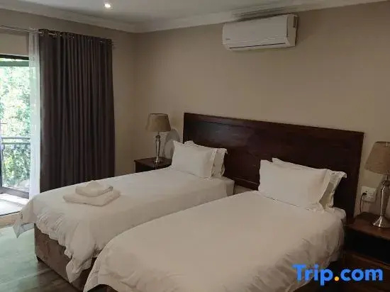 Luxury Quadruple Suite