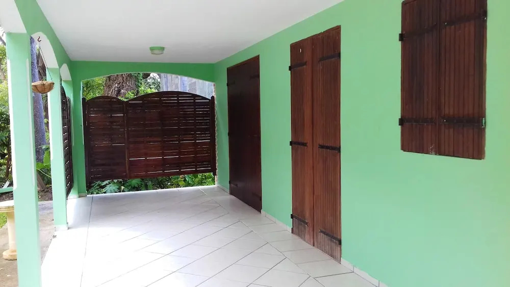 Apartment with 2 Bedrooms in Pointe-Noire, with Wonderful Mountain View And Enclosed Garden