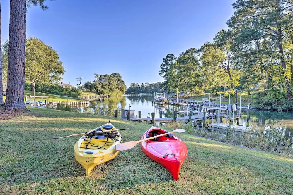 Waterfront Home in Quiet Cove: Kayaks On-site