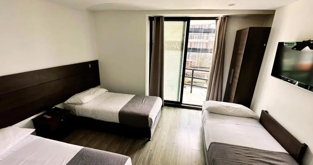 Expo Hotel Ferial - Chambres