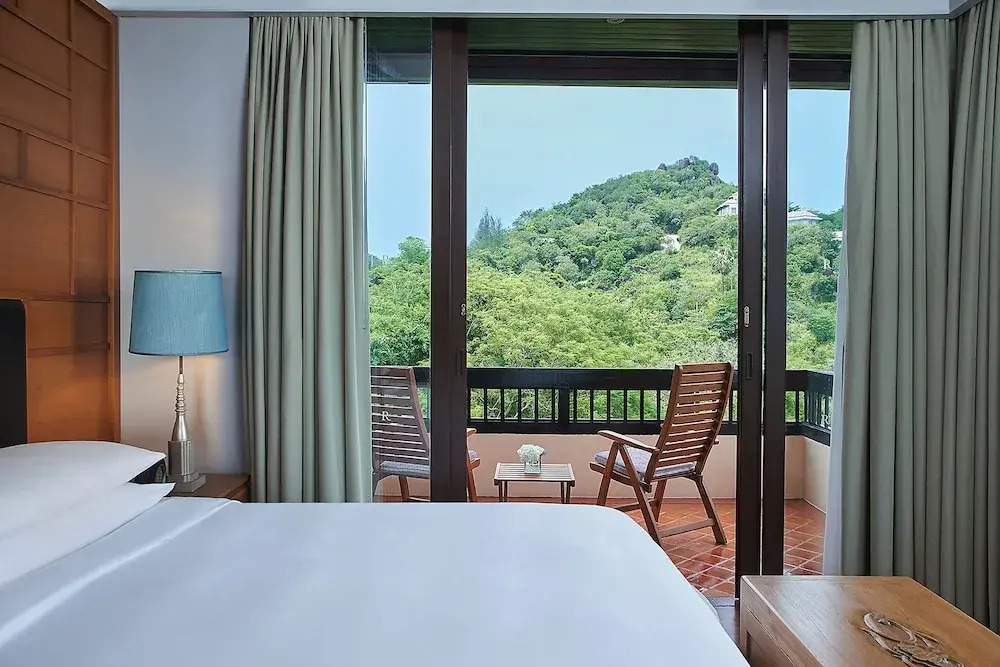 Люкс c 1 комнатой с балконом и с видом на океан в Renaissance Koh Samui Resort & Spa