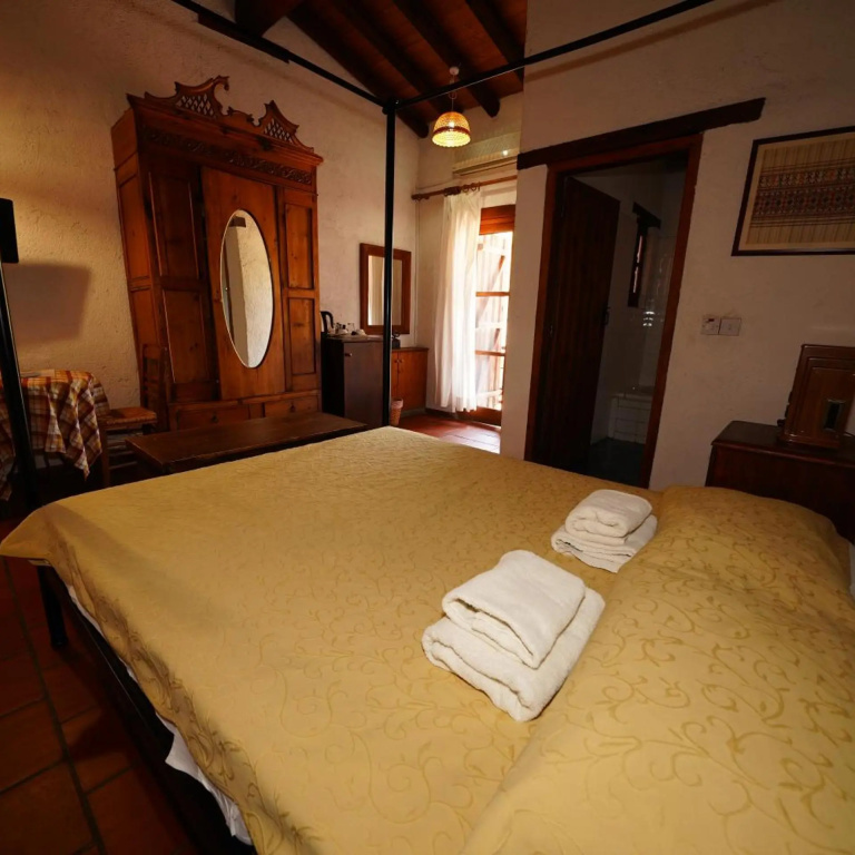 Linos Inn — 3