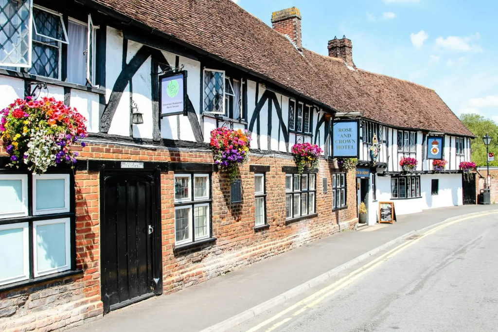 Legacy Rose and Crown Hotel