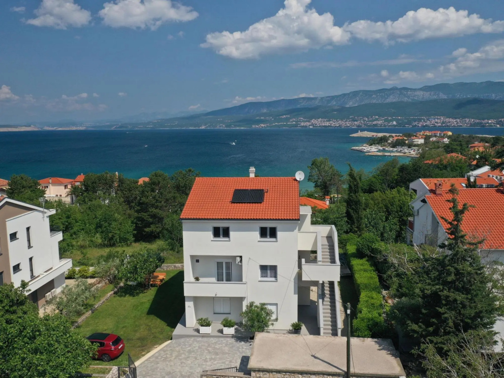 Spacious home with private terrace,200 m distant from the sea