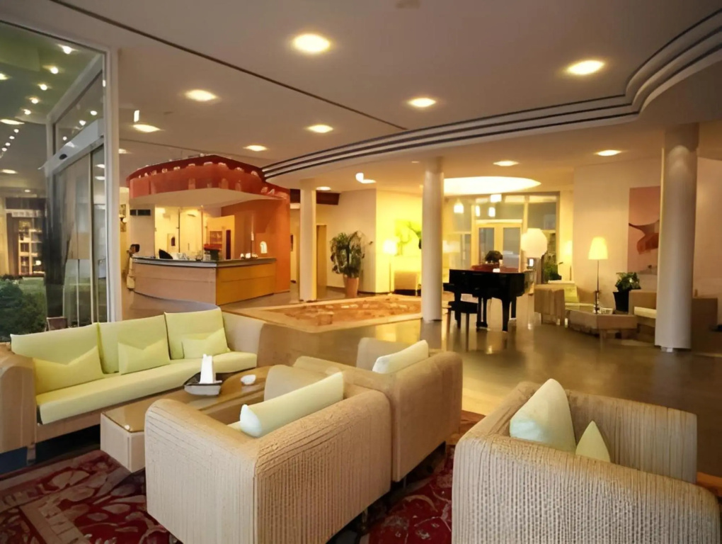 Lobby & Reception