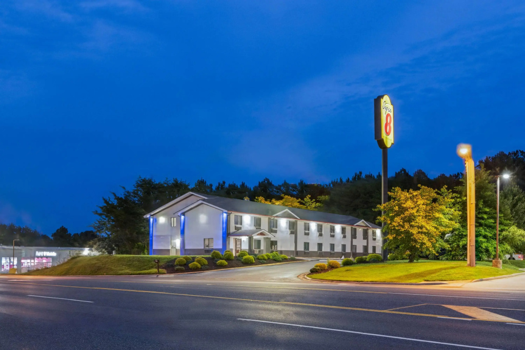 Super 8 By Wyndham Farmville