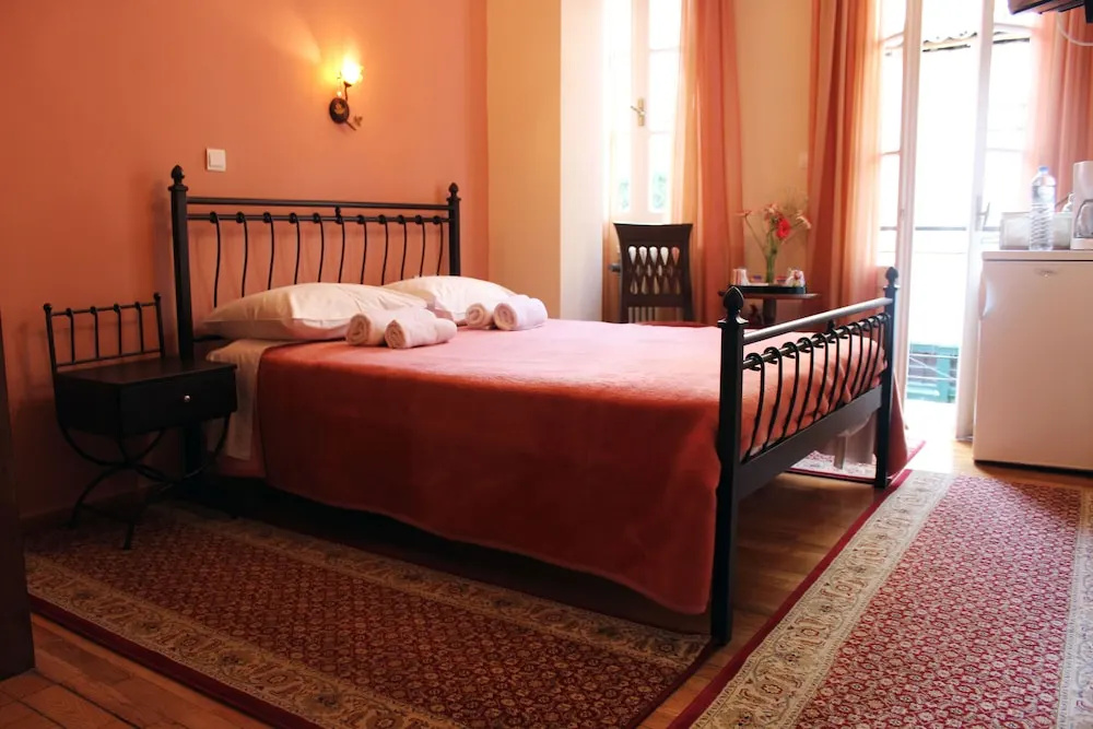 Standard Double room with balcony (full double bed)