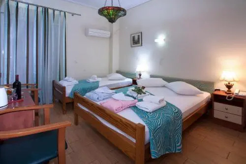 Loutraki Hostel - фото 3