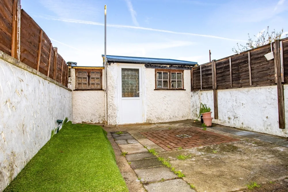 Sunny 3BR Home Near Portsmouth Park