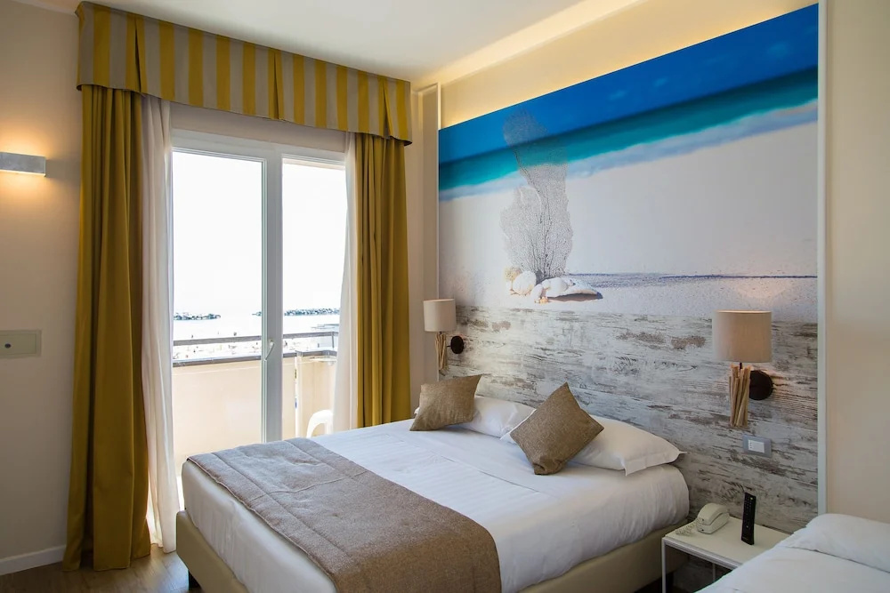 Superior Double room with balcony (full double bed)