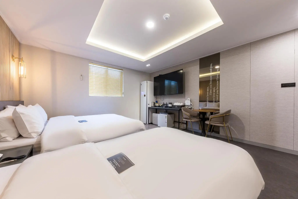 Hotel 24st Urban Brown Seosan Lake Park