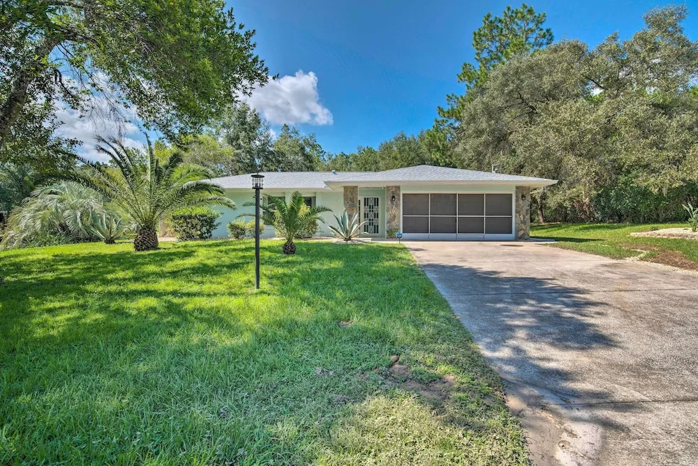 Welcoming Citrus Springs Home w/ Heated Pool