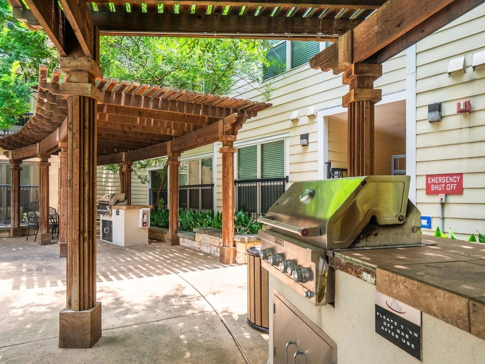 Fun Soco 1BR King Suite w Gympickleballlaundry