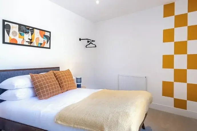 Modern Apts with Balcony in Mitcham