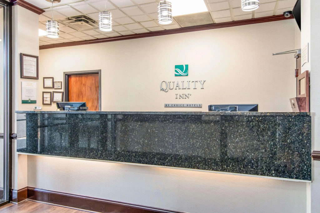 Lobby & Reception