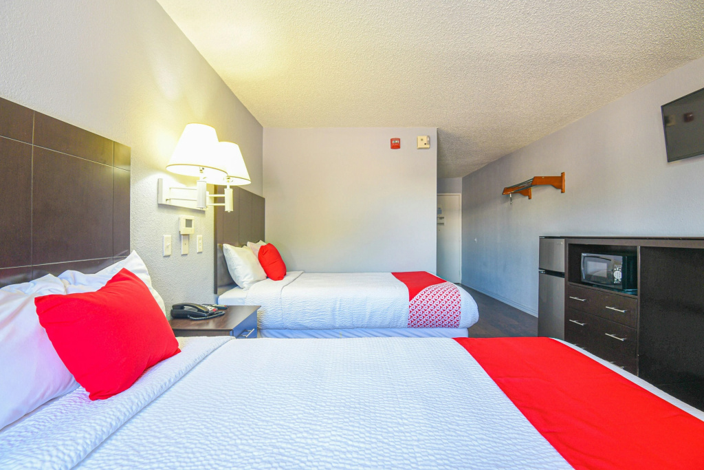 Отель Americas Best Value Inn Irving DFW Airport South в Ирвинге