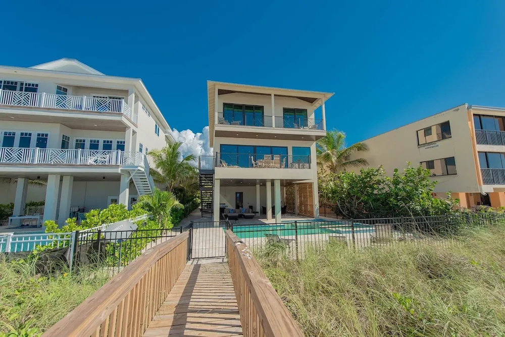 Beach Side Paradise Apartment 7
