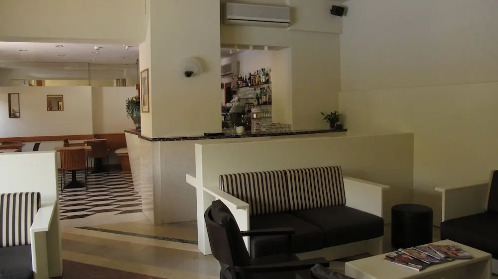 Hotel Romeo - Général