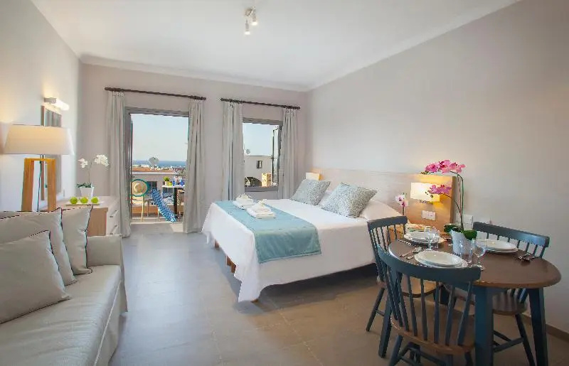 Louis St Elias Resort & Waterpark - Chambres
