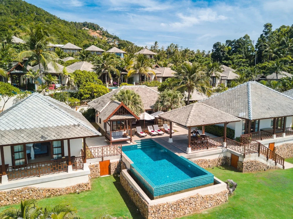 4 Bedrooms Villa oceanfront