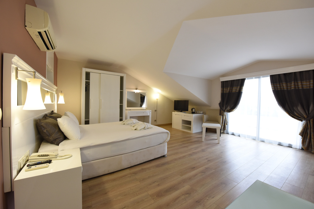 Tripolis Hotel — 4