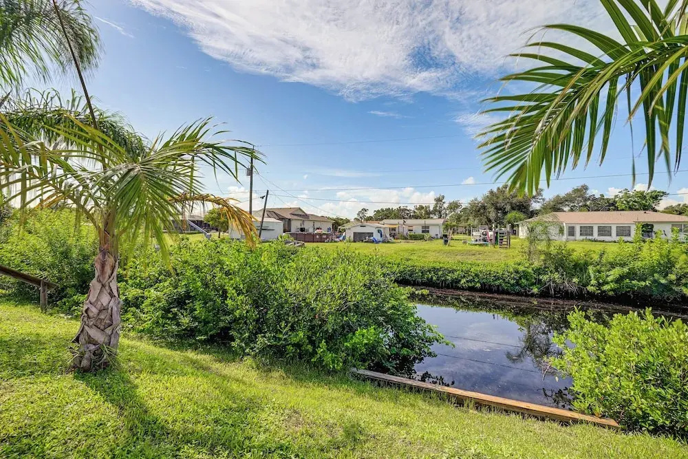 Englewood Escape w/ Screened-in Pool & Grill!