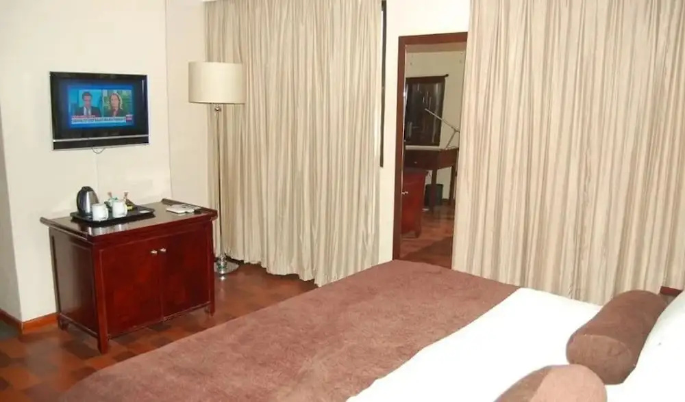Owu Crown Hotel - Chambres