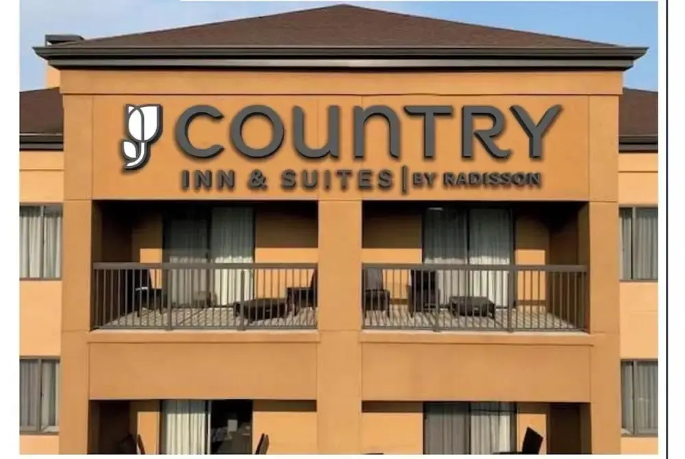 Country Inn & Suites By Radisson, Brown Deer - Milwaukee North