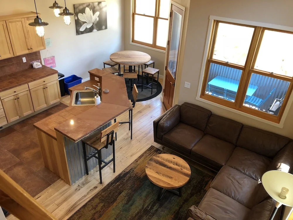 2 Bedrooms Apartment