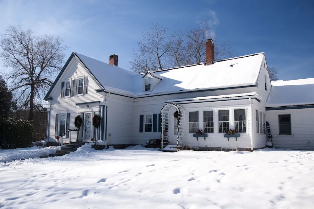 Candlebay Inn