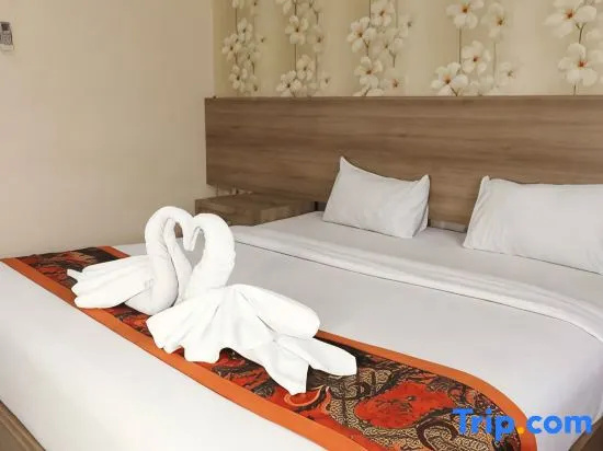 Deluxe Double room (full double bed)