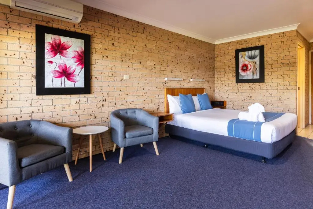 Standard Double room with balcony (full double bed)
